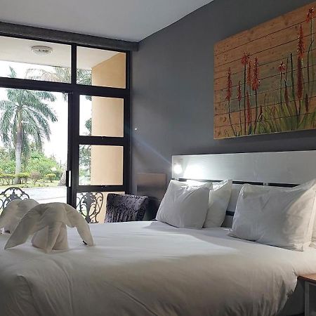 Elephant Lake Hotel Saint Lucia Estuary エクステリア 写真